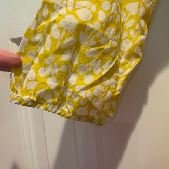 Boden Yellow & White Flowered Popover - Picture 6 of 8